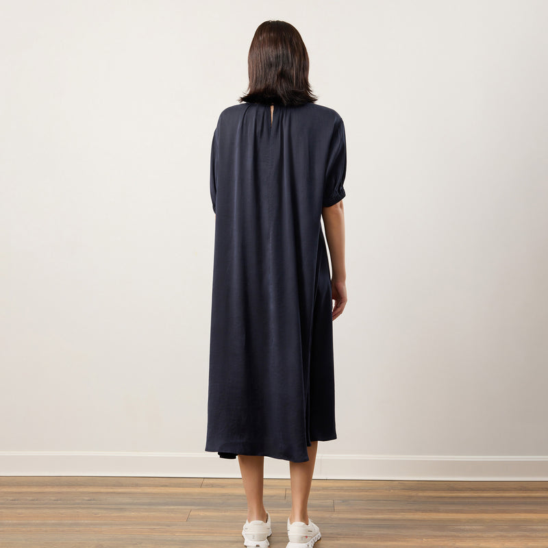 Flow TENCEL™ LUXE 缎光连身裙(日本制)