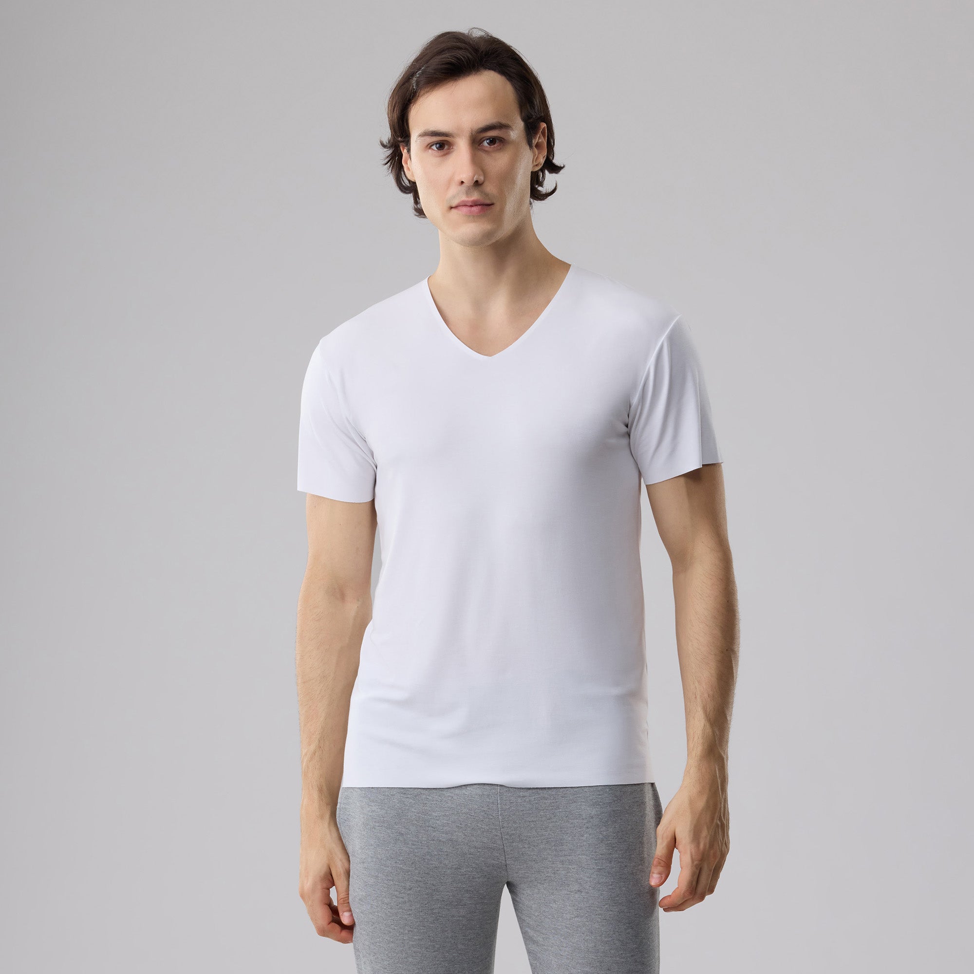 Freeform Bonded Seamless TENCEL™ Modal V-Neck Tee
