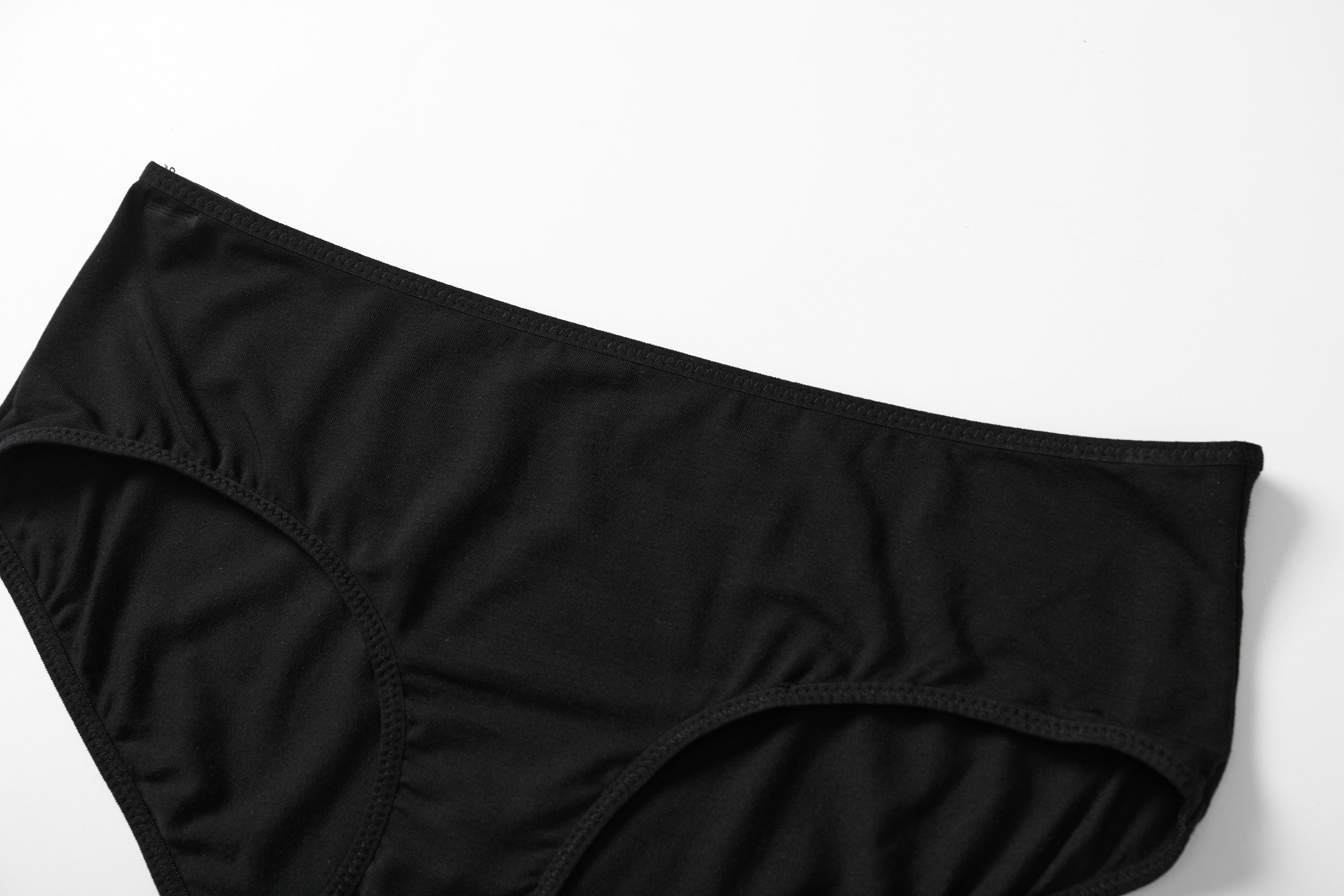 4 Pack Silktouch TENCEL™ Modal Air Panty: Soft, breathable, eco-friendly comfort with invisible seams.