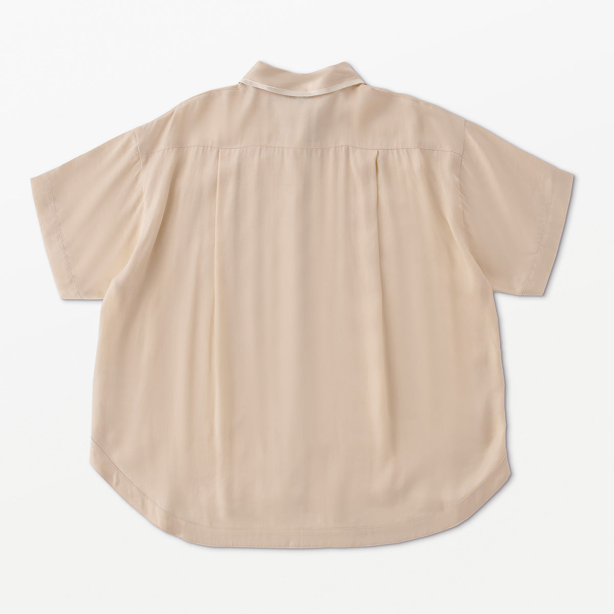 Flow TENCEL™ LUXE short sleeve shirt with classic collar, soft drape, and eco-friendly fabric.
