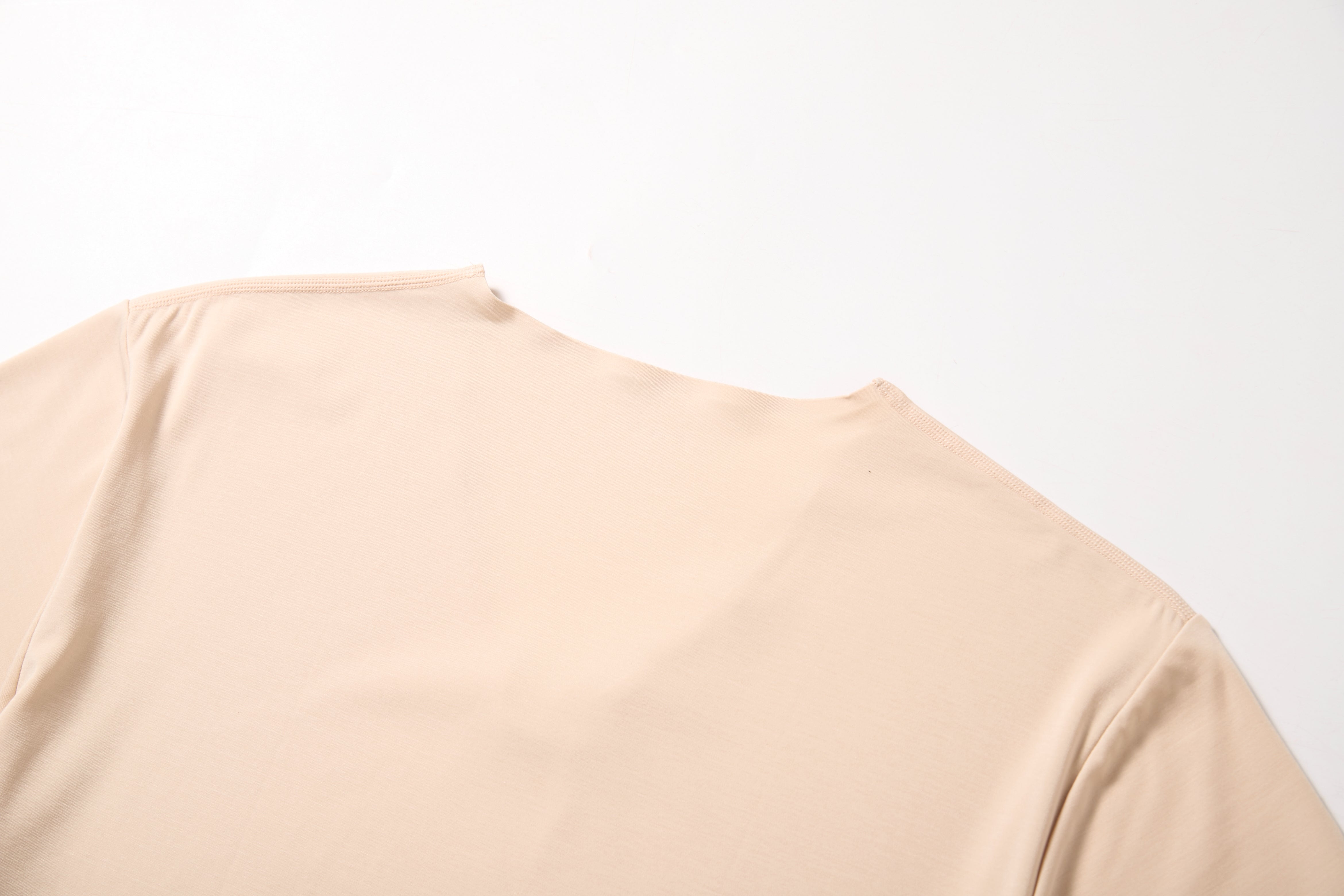 Freeform Bonded Seamless TENCEL™ Modal V-Neck Tee